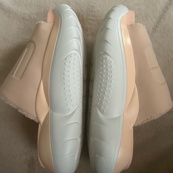 UGG Women’s LA Alto Slide 'Peach Pink' - Picture 5 of 11